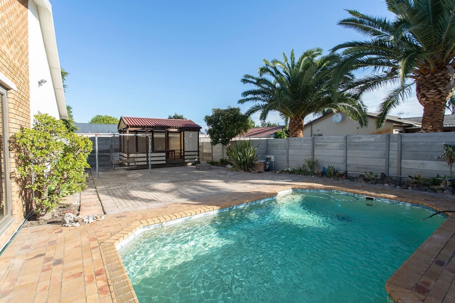 3 Bedroom Property for Sale in Ferndale Western Cape
